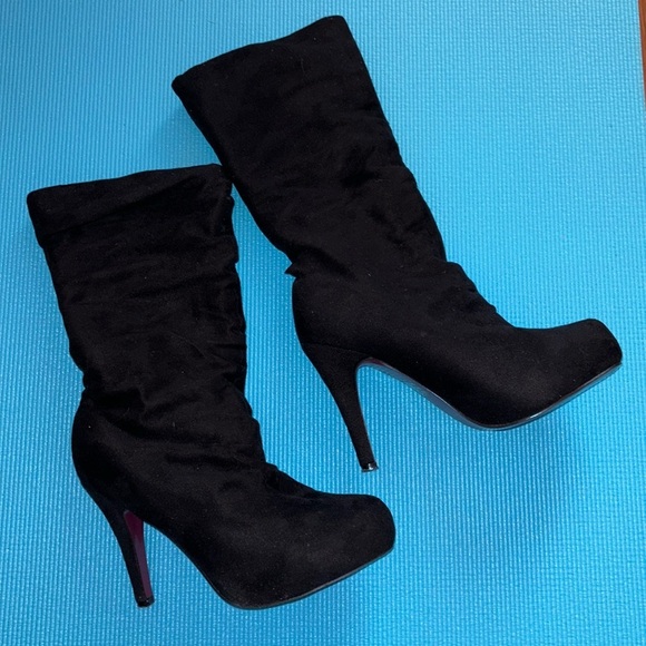 Wild Diva Shoes - Wild Diva Black Suede Heeled Boots Size 10